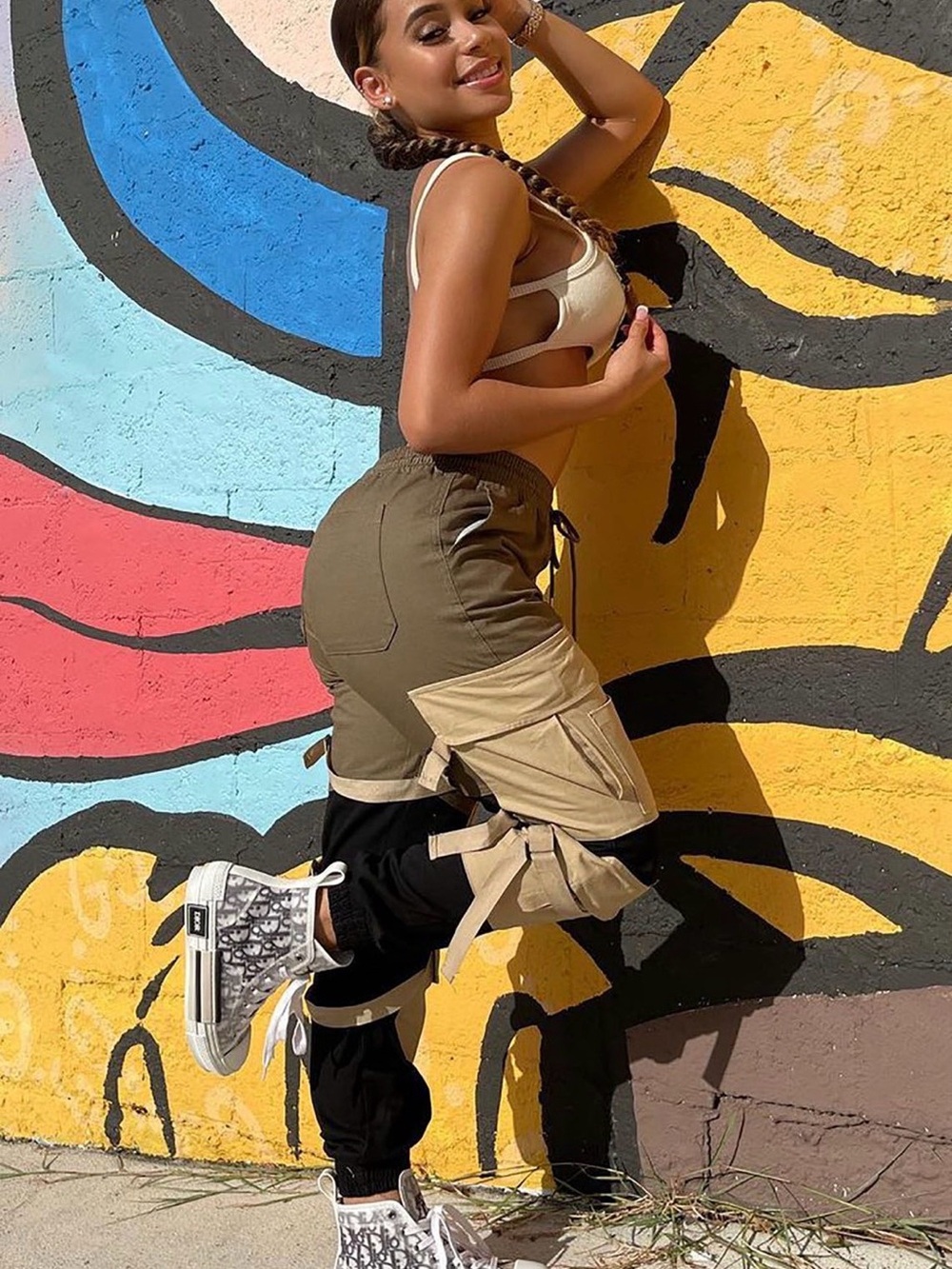 Fashion Nova Olive Green Cargo Joggers with Black Tag - Picture 4 of 6